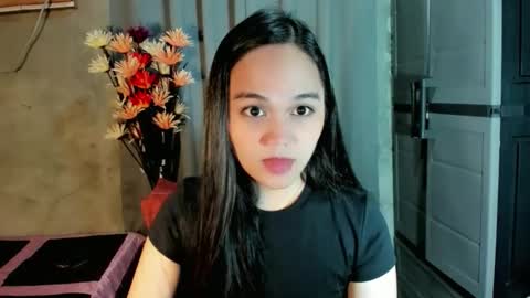 Snapshot of hilarymolly chatting on 02/17/26, 11:07 hilarymolly online show from 02/17/26, 11:07