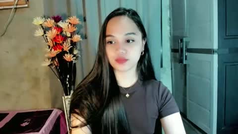 Snapshot of hilarymolly chatting on 02/21/26, 01:17 hilarymolly online show from 02/21/26, 01:17