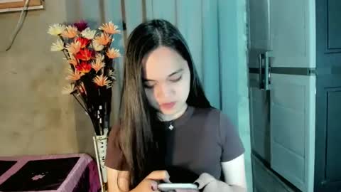 Snapshot of hilarymolly chatting on 02/24/26, 04:21 hilarymolly online show from 02/24/26, 04:21