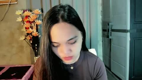 Snapshot of hilarymolly chatting on 02/25/26, 02:43 hilarymolly online show from 02/25/26, 02:43