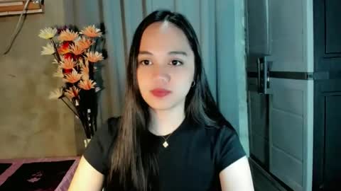 Snapshot of hilarymolly chatting on 02/26/26, 02:10 hilarymolly online show from 02/26/26, 02:10