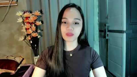 Snapshot of hilarymolly chatting on 03/02/26, 03:09 hilarymolly online show from 03/02/26, 03:09