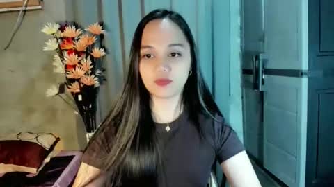 Snapshot of hilarymolly chatting on 03/02/26, 07:15 hilarymolly online show from 03/02/26, 07:15