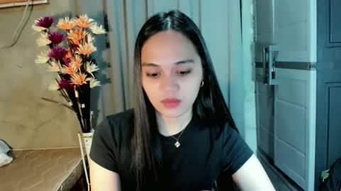 Snapshot of hilarymolly chatting on 05/07/26, 06:35 hilarymolly online show from 05/07/26, 06:35