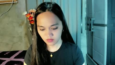 Snapshot of hilarymolly chatting on 06/12/26, 05:45 hilarymolly online show from 06/12/26, 05:45
