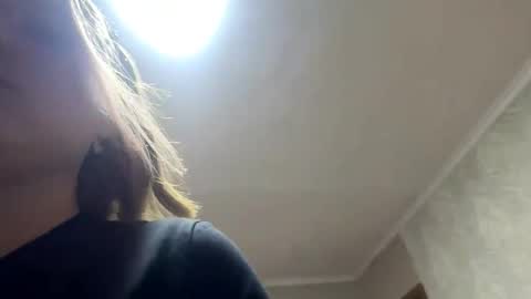 Snapshot of hildeconery chatting on 05/04/26, 02:24 Julia online show from 05/04/26, 02:24