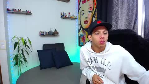 Snapshot of hill_and_jack chatting on 01/21/25, 12:07 Hill and Jack online show from 01/21/25, 12:07