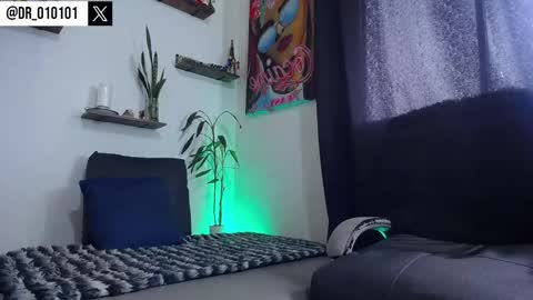 Snapshot of hill_and_jack chatting on 10/25/25, 12:13 Hill and Jack online show from 10/25/25, 12:13