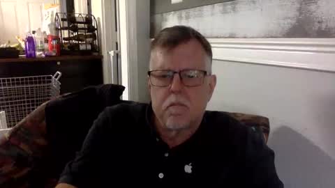 Snapshot of hillcountrydads chatting on 12/14/25, 08:02 TwoDaddies online show from 12/14/25, 08:02