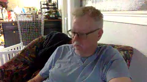 Snapshot of hillcountrydads chatting on 12/22/25, 03:42 TwoDaddies online show from 12/22/25, 03:42