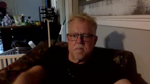 Snapshot of hillcountrydads chatting on 01/09/26, 12:24 TwoDaddies online show from 01/09/26, 12:24