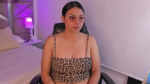 Snapshot of himari53 chatting on 05/01/26, 01:59 himari53 online show from 05/01/26, 01:59