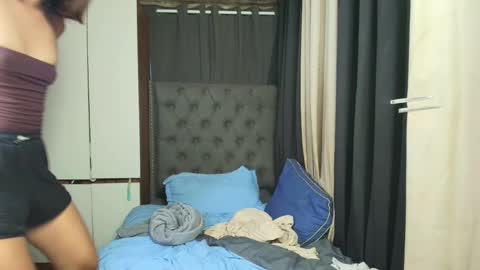 yuricah online show from 02/15/26, 07:51