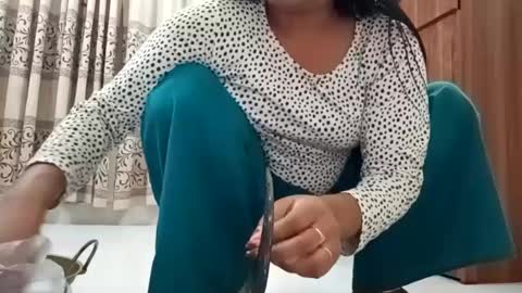 himuhimu22 online show from 02/03/25, 07:42