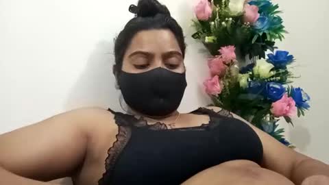 himuhimu22 online show from 03/10/25, 05:50