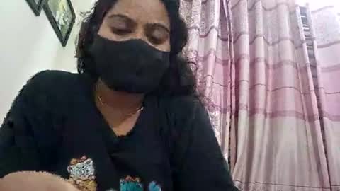 himuhimu22 online show from 10/28/25, 09:50