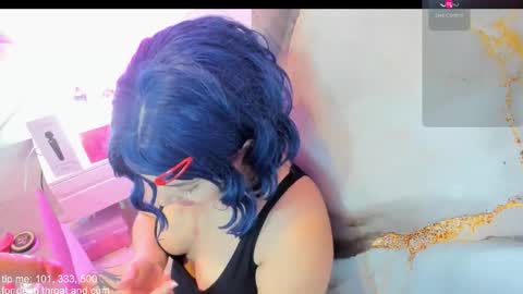 hinata_dolly online show from 11/19/25, 10:15