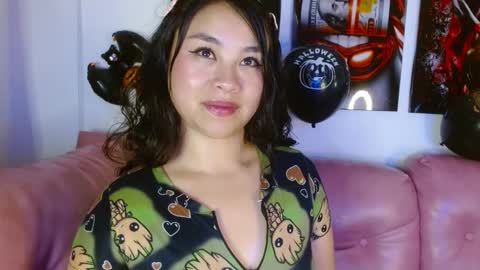 hinata lee online show from 10/10/25, 11:26