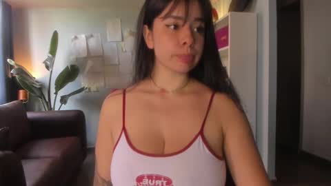 Hinnata online show from 09/25/25, 03:05