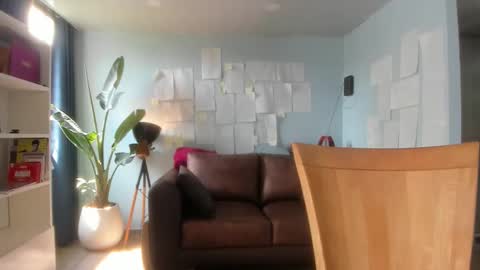 Hinnata online show from 11/30/25, 06:12