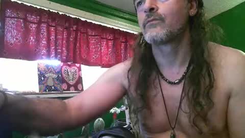 Snapshot of hippiedad333 chatting on 05/07/26, 10:04 hippiedad333 online show from 05/07/26, 10:04