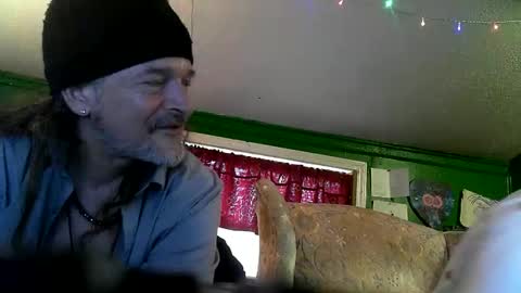 Snapshot of hippiedad333 chatting on 05/08/26, 10:59 hippiedad333 online show from 05/08/26, 10:59