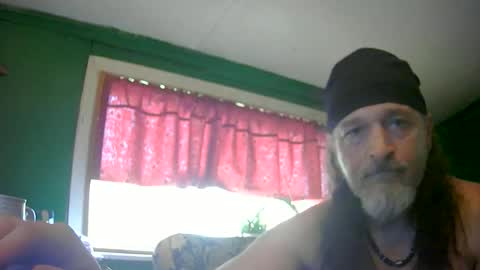 Snapshot of hippiedad333 chatting on 06/30/26, 07:59 hippiedad333 online show from 06/30/26, 07:59