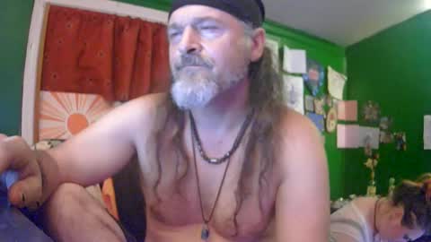 Snapshot of hippiedad333 chatting on 07/10/26, 02:49 hippiedad333 online show from 07/10/26, 02:49