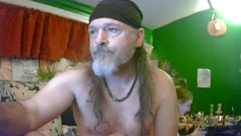Snapshot of hippiedad333 chatting on 07/17/26, 02:07 hippiedad333 online show from 07/17/26, 02:07