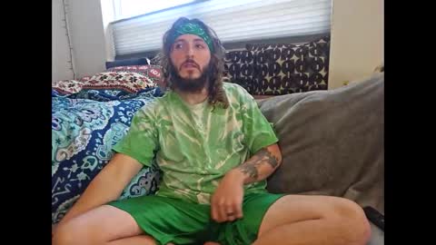 Snapshot of hippiejagain chatting on 10/29/25, 07:15 hippiejagain online show from 10/29/25, 07:15