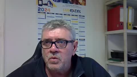 Snapshot of hippopotame17 chatting on 12/10/24, 02:28 hippo online show from 12/10/24, 02:28