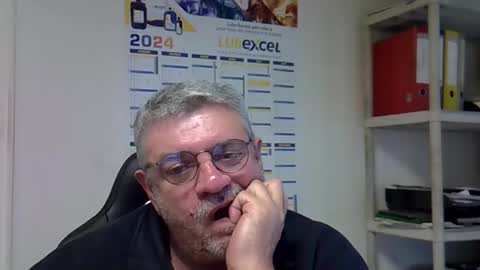 Snapshot of hippopotame17 chatting on 12/13/24, 09:13 hippo online show from 12/13/24, 09:13