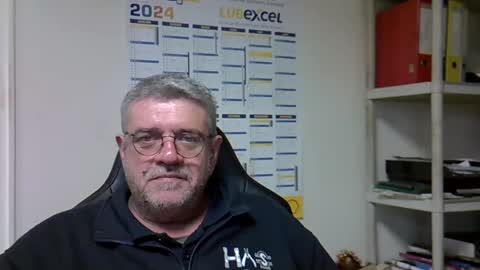 Snapshot of hippopotame17 chatting on 12/13/24, 12:28 hippo online show from 12/13/24, 12:28