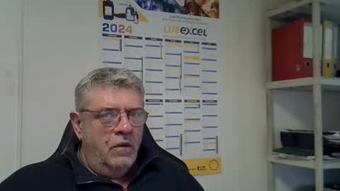 Snapshot of hippopotame17 chatting on 12/24/24, 09:17 hippo online show from 12/24/24, 09:17