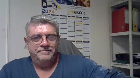 Snapshot of hippopotame17 chatting on 12/24/24, 01:50 hippo online show from 12/24/24, 01:50