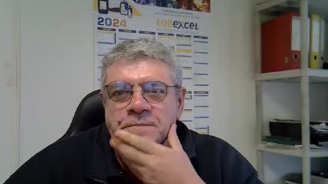 Snapshot of hippopotame17 chatting on 01/03/25, 12:52 hippo online show from 01/03/25, 12:52