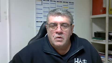 Snapshot of hippopotame17 chatting on 01/06/25, 06:47 hippo online show from 01/06/25, 06:47