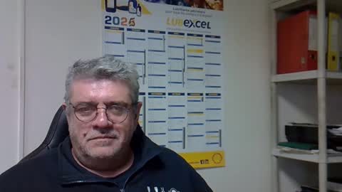 Snapshot of hippopotame17 chatting on 01/07/25, 12:41 hippo online show from 01/07/25, 12:41