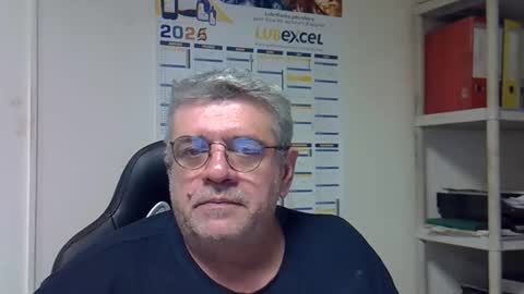 Snapshot of hippopotame17 chatting on 01/07/25, 03:54 hippo online show from 01/07/25, 03:54