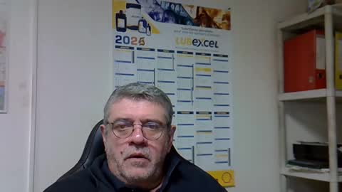 Snapshot of hippopotame17 chatting on 01/09/25, 07:10 hippo online show from 01/09/25, 07:10