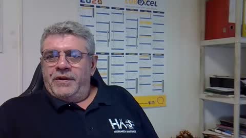 Snapshot of hippopotame17 chatting on 01/10/25, 02:13 hippo online show from 01/10/25, 02:13