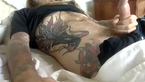 Snapshot of hippybiker chatting on 12/15/24, 06:26 hippybiker online show from 12/15/24, 06:26