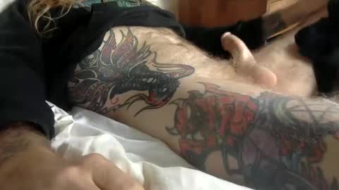 Snapshot of hippybiker chatting on 12/23/24, 06:05 hippybiker online show from 12/23/24, 06:05