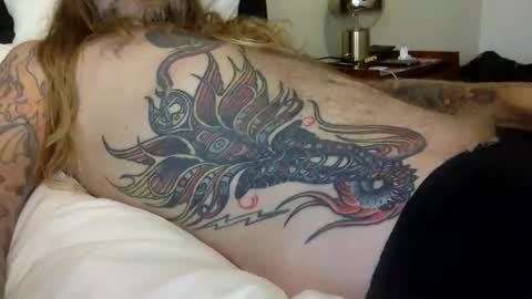 Snapshot of hippybiker chatting on 10/27/25, 02:32 hippybiker online show from 10/27/25, 02:32