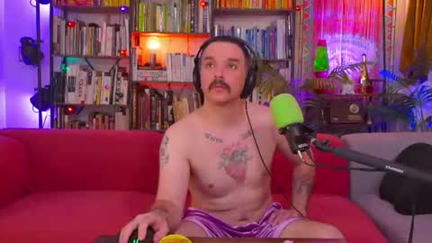 HipsterTrash Clark one half of Task Manager online show from 06/27/26, 09:14