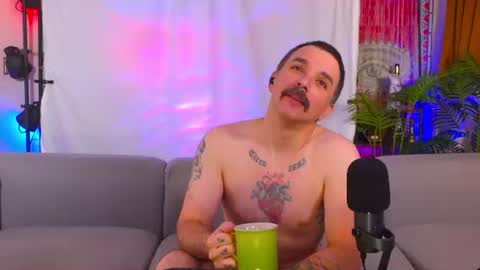 HipsterTrash Clark one half of Task Manager online show from 07/17/26, 07:15