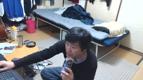 Snapshot of hiro110 chatting on 03/10/25, 12:37 hiro110 online show from 03/10/25, 12:37