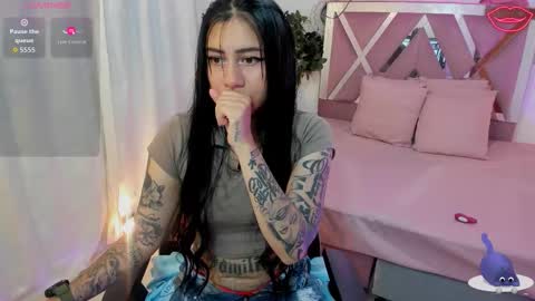 Snapshot of hisis_tay chatting on 10/05/25, 12:03 hisis online show from 10/05/25, 12:03