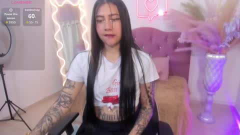 Snapshot of hisis_tay chatting on 10/09/25, 11:52 hisis online show from 10/09/25, 11:52