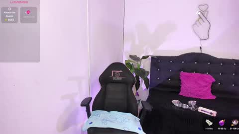 Snapshot of hisis_tay chatting on 10/15/25, 07:36 hisis online show from 10/15/25, 07:36